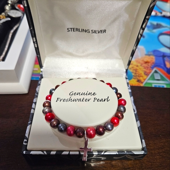 Freshwater pearl bracelet with cross - Picture 1 of 1